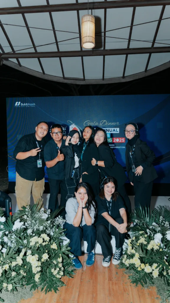 CREW (9)